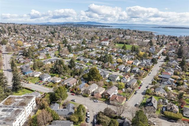 3 of 50 - 2442/2462 Eastdowne Rd, Oak Bay, BC
