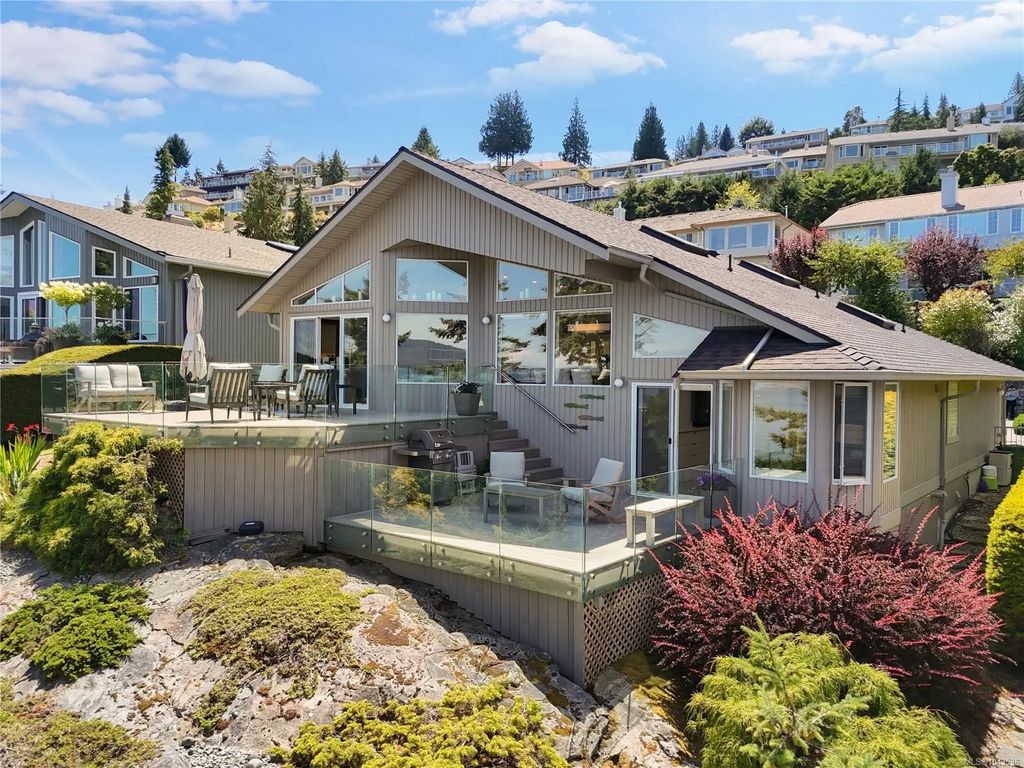 209 Marine Dr, Cobble Hill