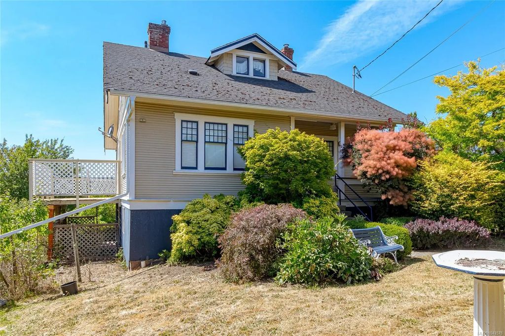 4014 Holland Ave, Saanich