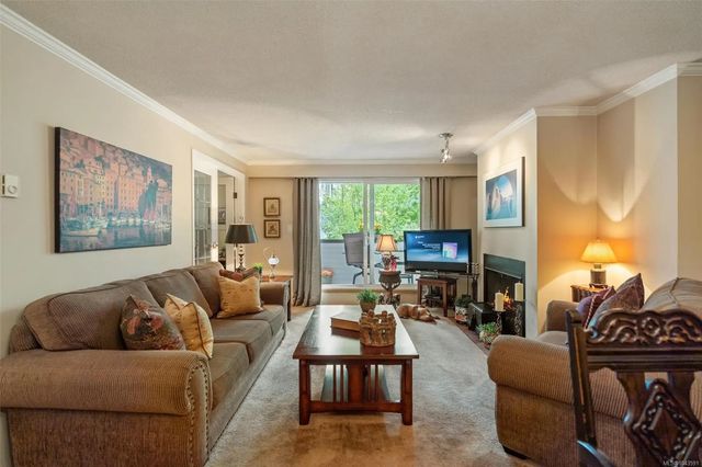 2 of 25 - 1068 Tolmie Ave 303, Saanich, BC