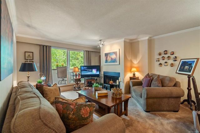 3 of 25 - 1068 Tolmie Ave 303, Saanich, BC