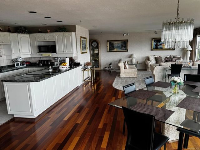 5 of 11 - 275 Cypress St, Nanaimo, BC