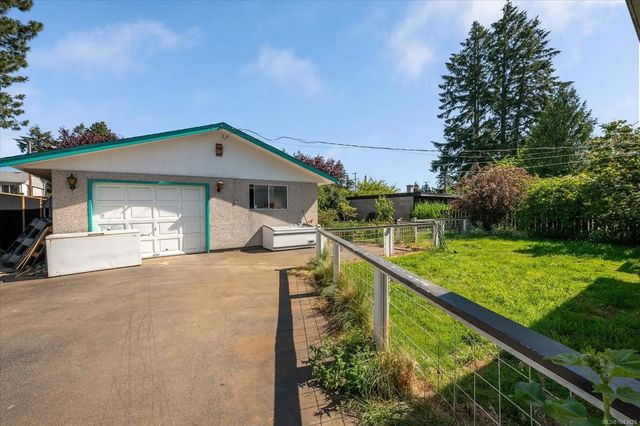 2 of 38 - 1080 Nelson St, Nanaimo, BC