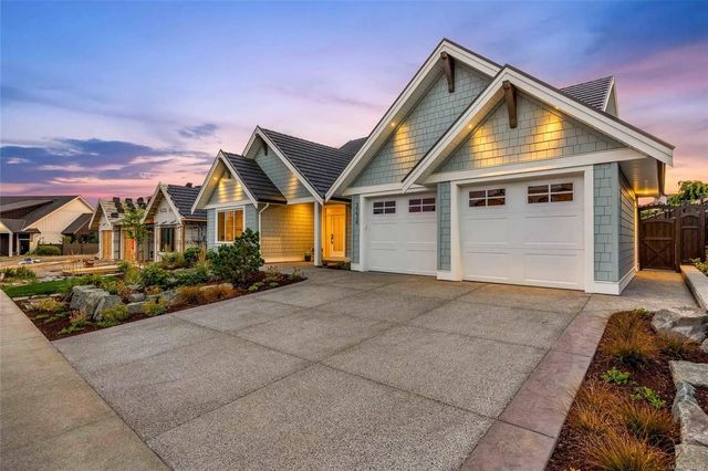 2 of 62 - 3234 Winchester Ave, Courtenay, BC