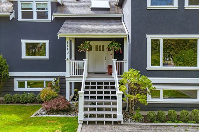 2 of 64 - 1110 Newport Ave, Oak Bay, BC