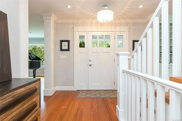 4 of 64 - 1110 Newport Ave, Oak Bay, BC