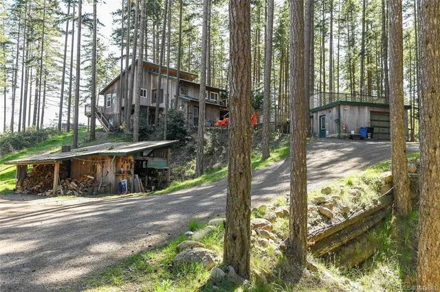 4 of 93 - 546 & 548 Kinnikinik Way, Comox, BC