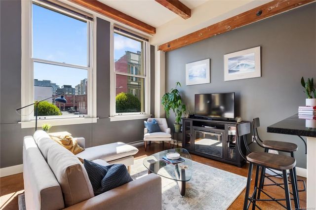 2 of 21 - 599 Pandora Ave 212, Victoria, BC