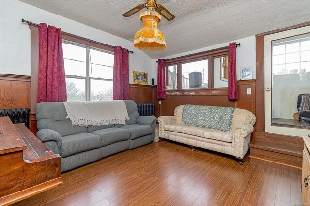 4 of 31 - 451 Irwin St, Nanaimo, BC