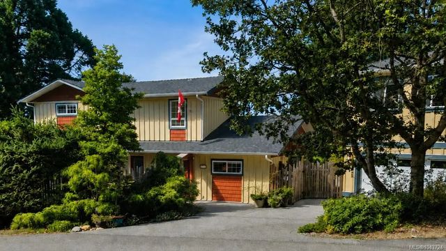 2 of 67 - 3259 Dolphin Dr, Nanoose Bay, BC