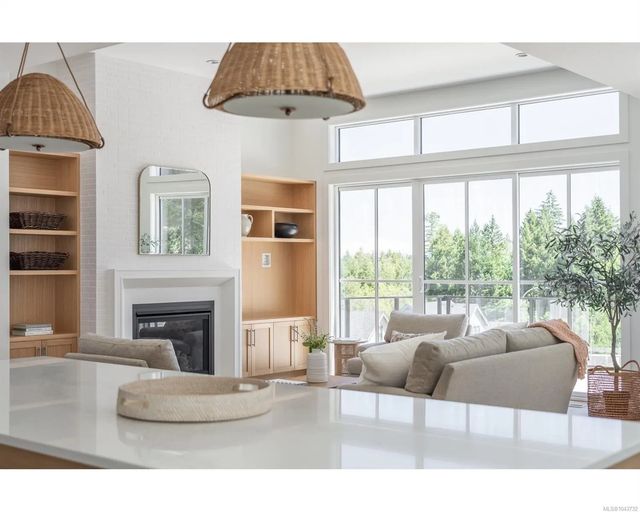2 of 34 - 1043 Harewood Mines Rd, Nanaimo, BC