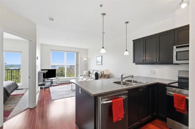 4 of 36 - 555 Franklyn St 304, Nanaimo, BC