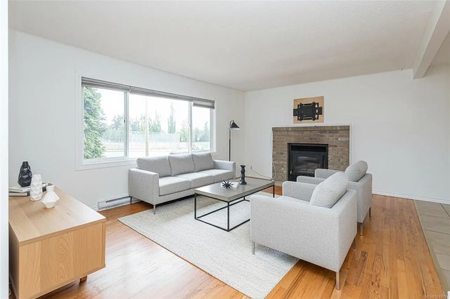 3 of 50 - 607 Fifth St, Nanaimo, BC