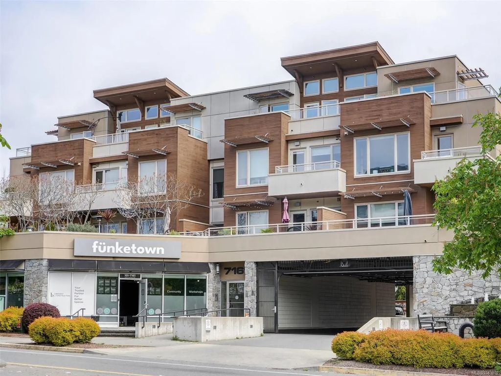 7161 West Saanich Rd 401, Central Saanich