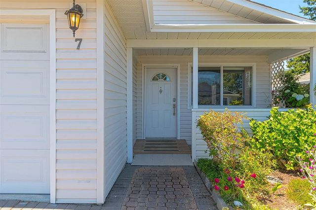 5 of 33 - 7 Eagle Lane, View Royal, BC