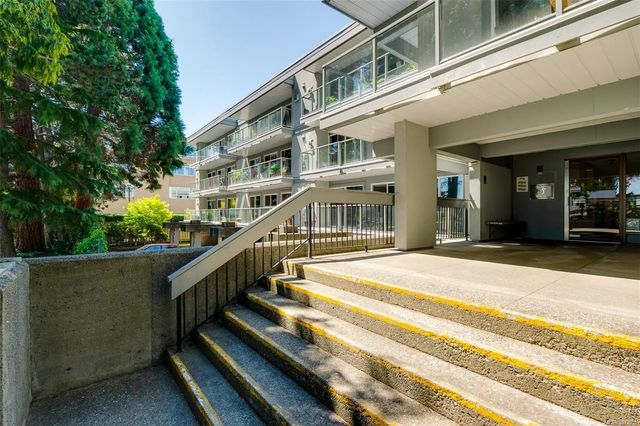 2 of 46 - 2022 Foul Bay Rd 206, Victoria, BC