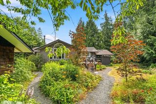 381 Dunsmuir Rd, Qualicum Beach