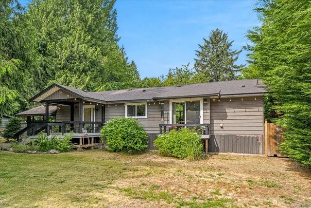 5 of 62 - 381 Dunsmuir Rd, Qualicum Beach, BC