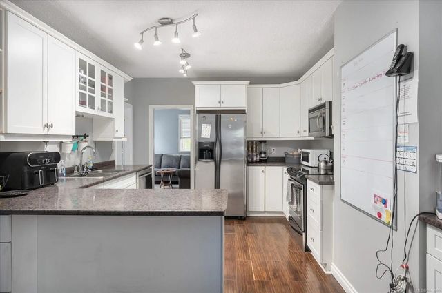 2 of 59 - 342 Howard Ave, Nanaimo, BC