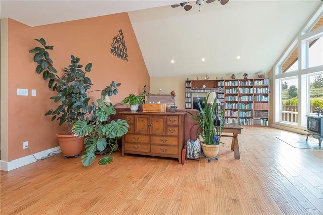 2 of 20 - 7035 Tom Windsor Rd, Duncan, BC