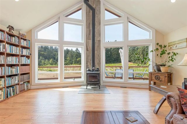 3 of 20 - 7035 Tom Windsor Rd, Duncan, BC