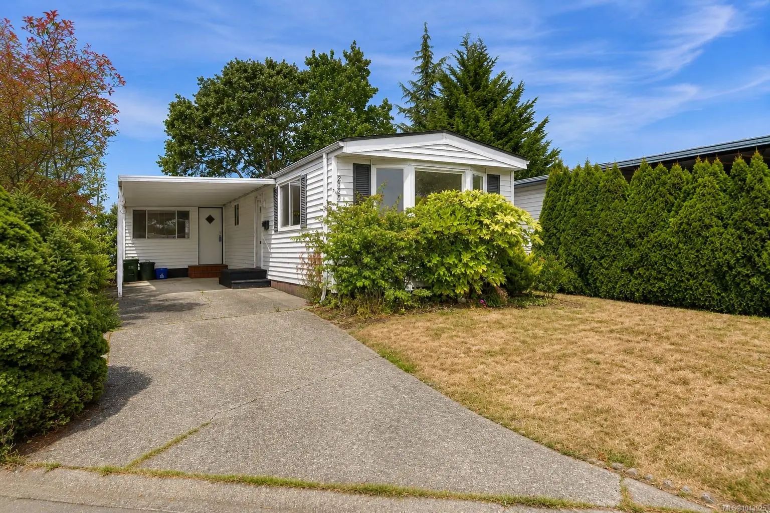 MLS #1043925 for Sale at 2020 Gateside Pl, in the city of Sidney, V8L 4G2