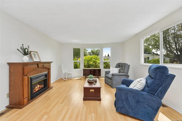3 of 19 - 2020 Gateside Pl, Sidney, BC