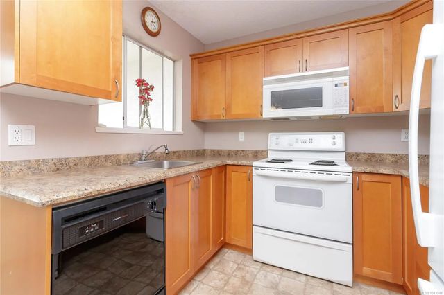 3 of 14 - 1725 Cedar Hill Cross Rd 309, Saanich, BC