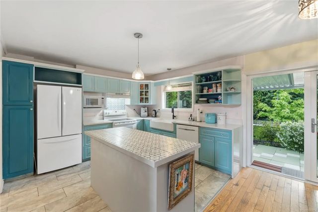 4 of 62 - 120 Hornby Pl, Qualicum Beach, BC
