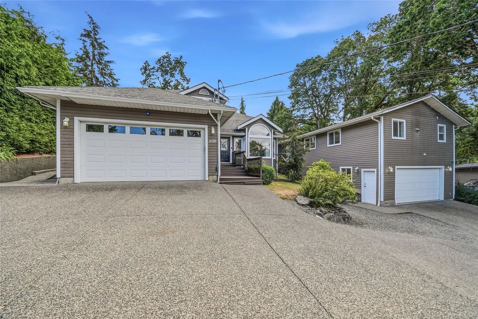 Duncan Real Estate - MLS # 1043957, Residential real estate for Sale in , MLS Listings # 1043957