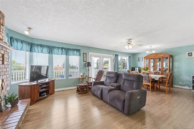2 of 56 - 429 Davis Rd, Ladysmith, BC