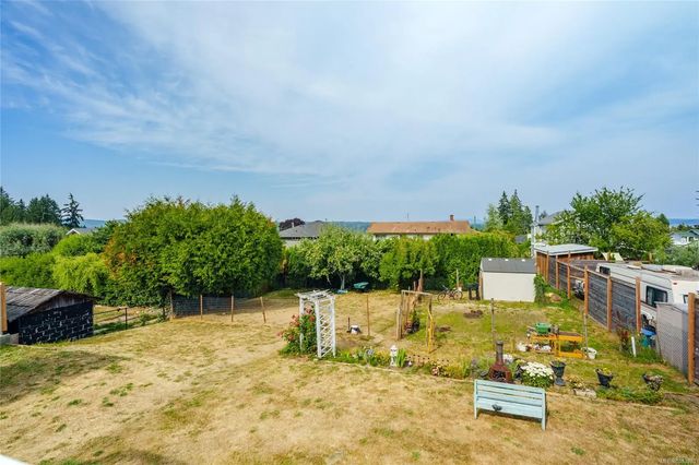 2 of 56 - 429 Davis Rd, Ladysmith, BC