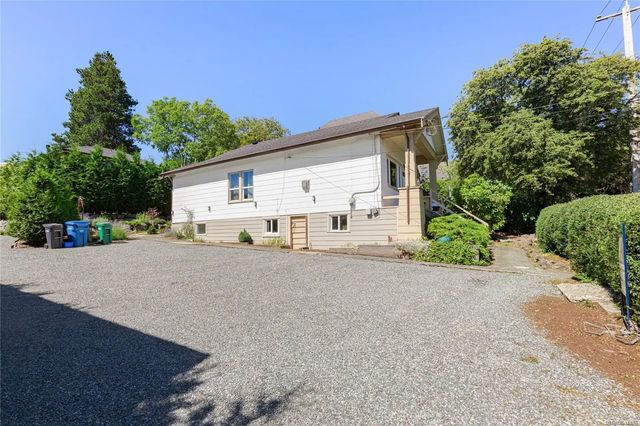 4 of 28 - 643 Kennedy St, Nanaimo, BC