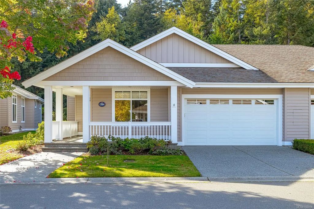 1384 Cape Cod Dr, Parksville