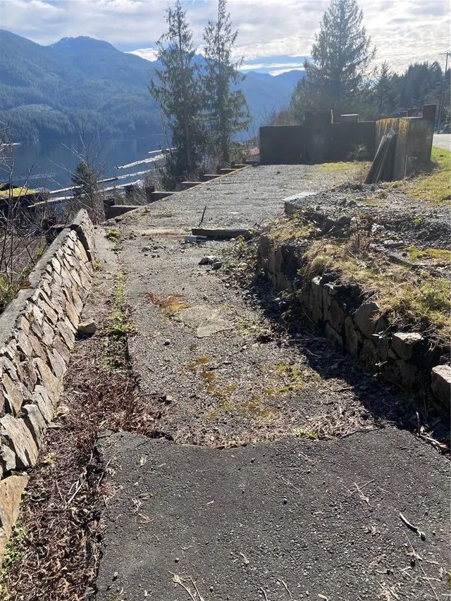 3 of 8 - 555 Maquinna Dr S, Tahsis, BC