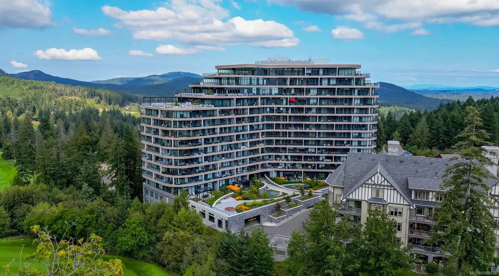 Residential Real Estate for Sale at 2000 Hannington Rd 1002 in the city of Langford by MLS #1044128