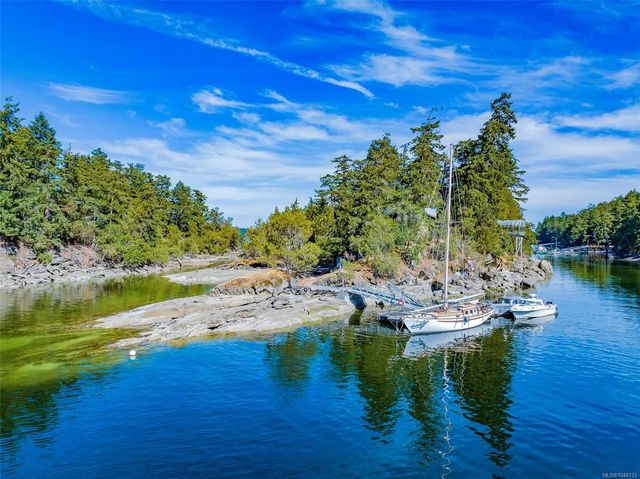 2 of 43 - 1 Eaglet Island , Decourcy Island, BC