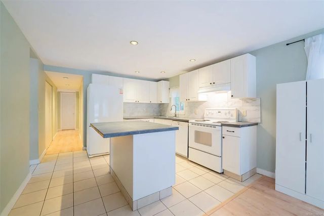 3 of 20 - 1310 Spruston Rd 22, Nanaimo, BC
