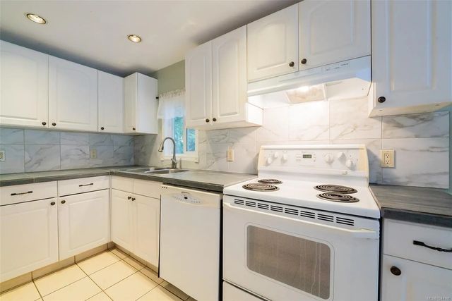 4 of 20 - 1310 Spruston Rd 22, Nanaimo, BC