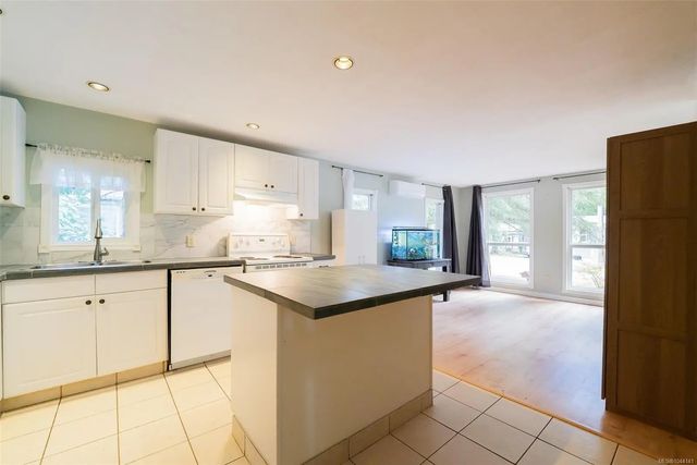 5 of 20 - 1310 Spruston Rd 22, Nanaimo, BC