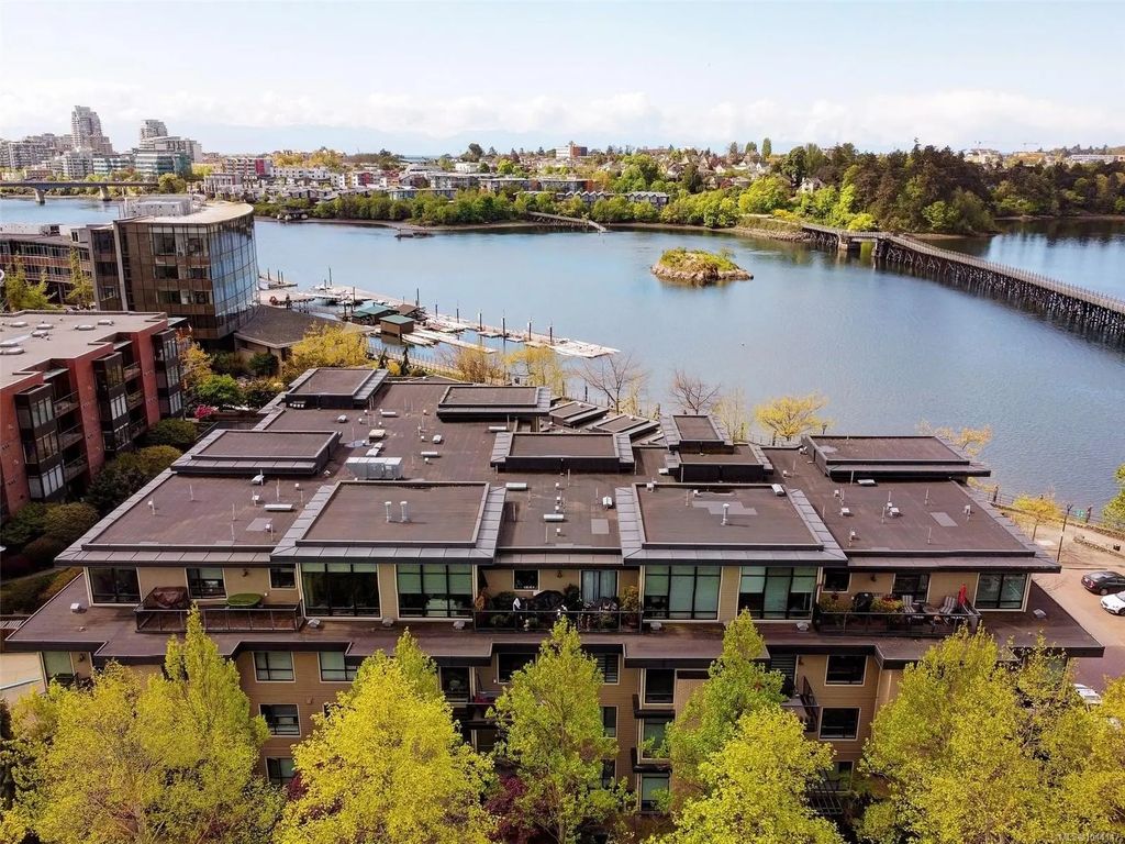 330 Waterfront Cres 206, Victoria