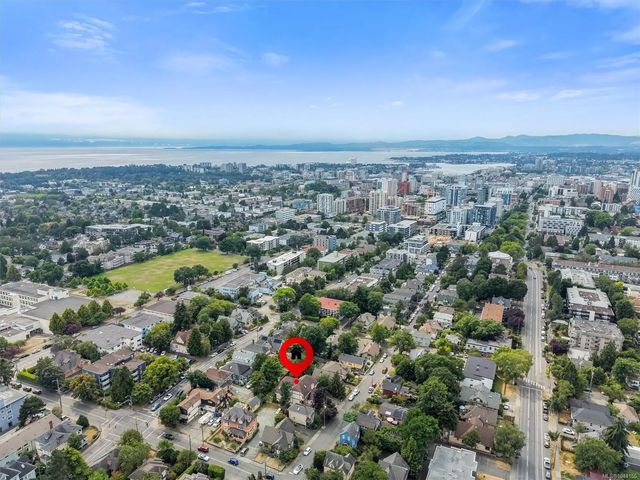 2 of 24 - 1335 Rudlin St, Victoria, BC