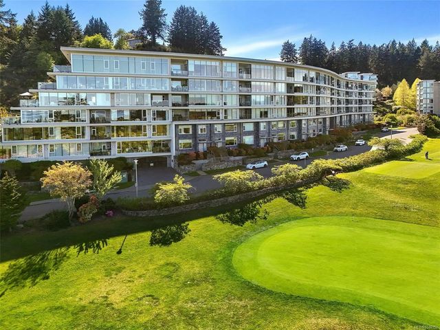 2 of 73 - 5332 Sayward Hill Cres 307, Saanich, BC