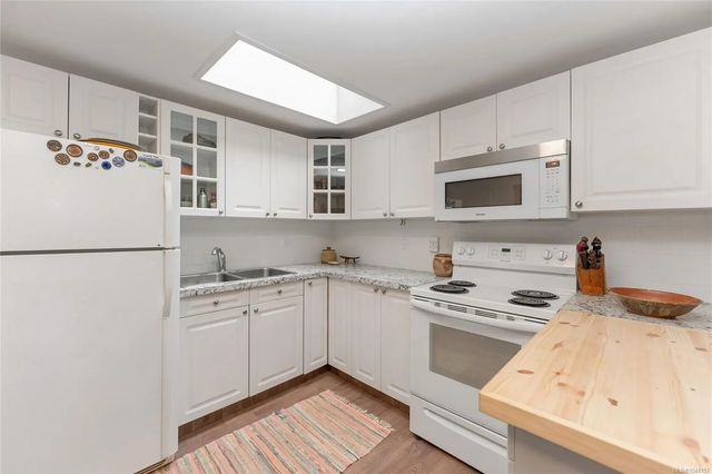 3 of 20 - 104 Horel Rd W 11, Salt Spring, BC