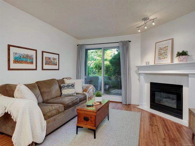 4 of 25 - 494 Marsett Pl 110, Saanich, BC