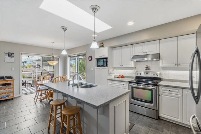 4 of 58 - 1107 Aery View Way, French Creek, BC