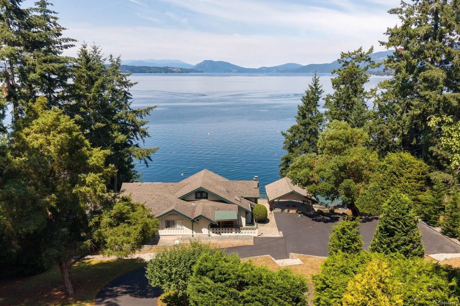 Residential Real Estate for Sale at 9556 Ardmore Dr in the city of North Saanich by MLS #1044171