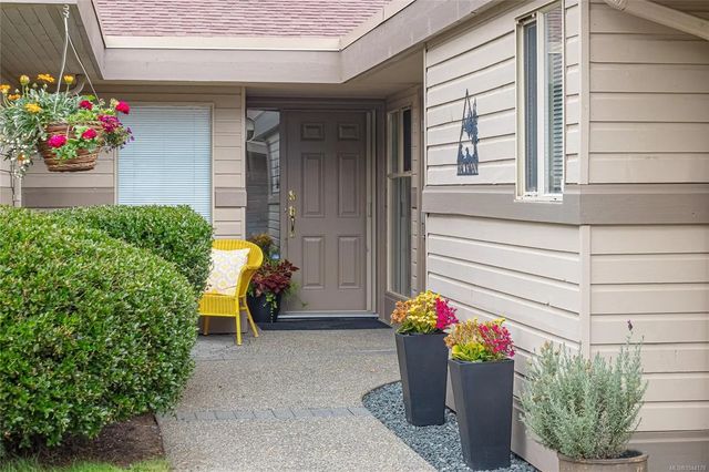3 of 41 - 888 Lakes Blvd, Parksville, BC