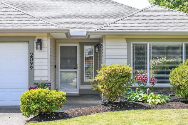 2 of 38 - 2099 St. Andrews Way, Courtenay, BC