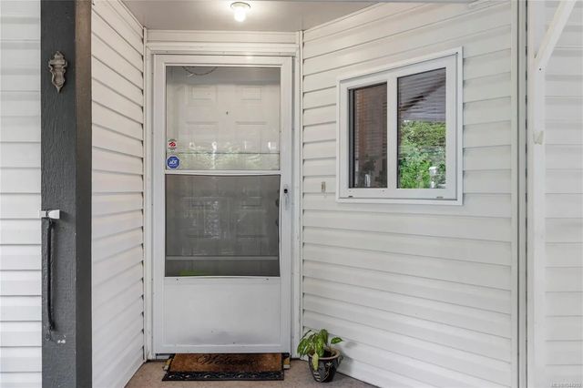 2 of 49 - 1948 Valley Oak Dr, Nanaimo, BC